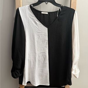 JODIFL Black and White Women's Blouse